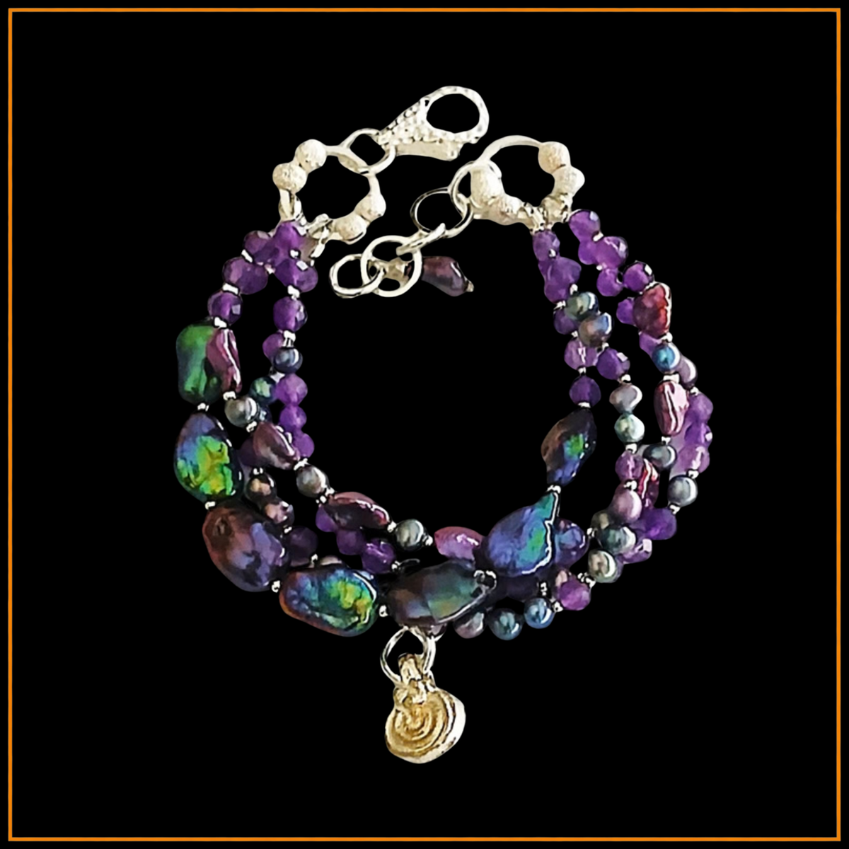 Armband -  pfauenblaue Perlen  - 4 Reihen