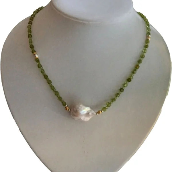 Halskette – Peridot – Barockperle – weiss